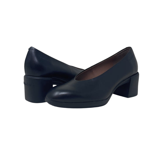 WONDERS | NATURE | BLACK LEATHER